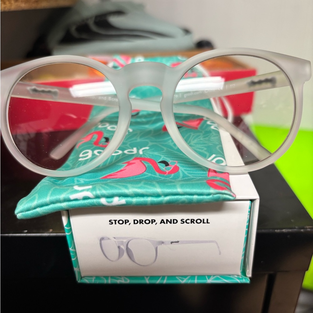 Goodr Stop, Drop, and Scroll